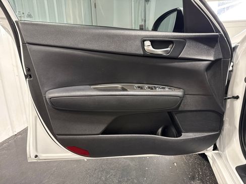 Used 2020 Kia Optima LX FWD image 17