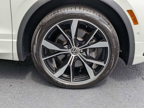 Used 2024 Volkswagen Tiguan SEL R-Line AWD/4WD image 12