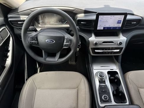 Used 2023 Ford Explorer 4WD image 11