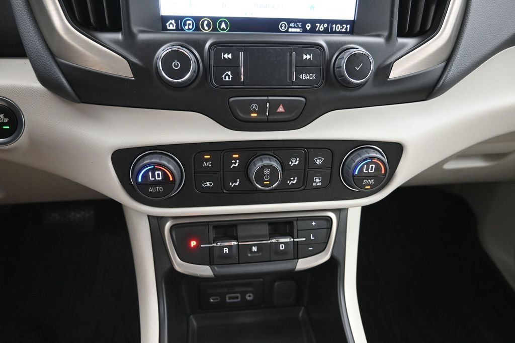 Used 2024 GMC Terrain Denali w/ Denali Premium Package AWD/4WD image 18