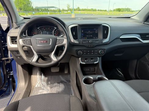 Used 2023 GMC Terrain SLE w/ Elevation Edition image 13