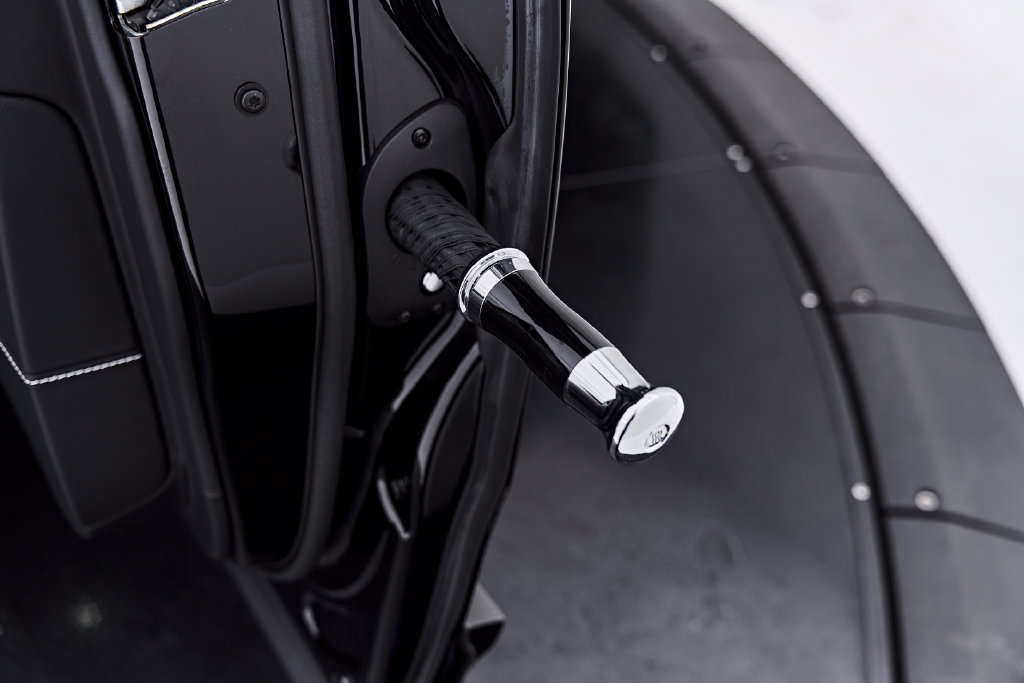 Used 2025 Rolls-Royce Cullinan Black Badge AWD/4WD image 37