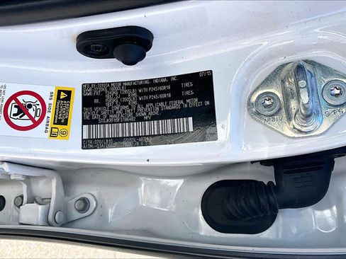 Used 2015 Toyota Highlander XLE AWD/4WD image 36
