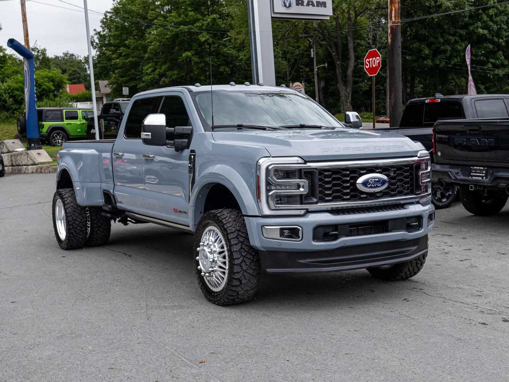 Used 2025 Ford F450 Platinum w/ Platinum Plus Package AWD/4WD image 3