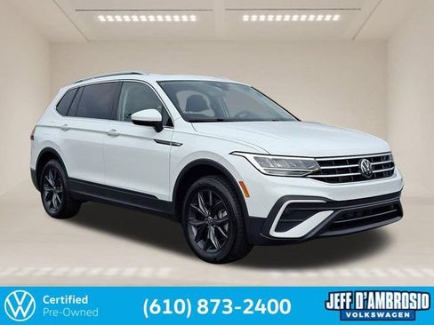 Certified 2024 Volkswagen Tiguan SE w/ Panoramic Sunroof Package AWD/4WD image 1