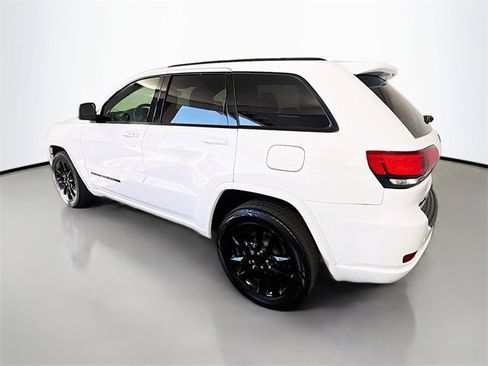 Used 2021 Jeep Grand Cherokee Laredo X image 5