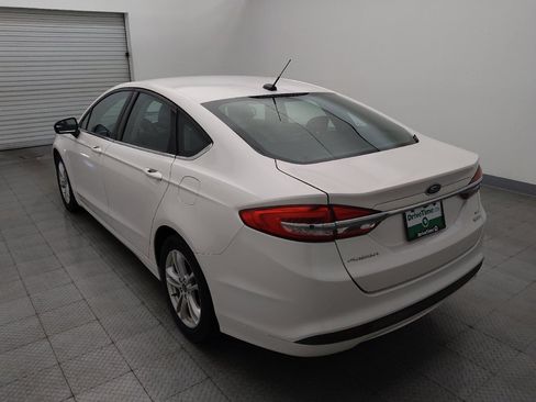 Used 2018 Ford Fusion SE FWD image 5