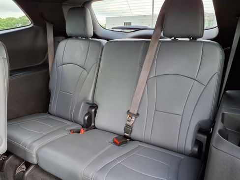 Used 2024 Buick Enclave Premium image 27