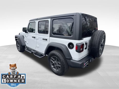 Used 2024 Jeep Wrangler Sport S image 18