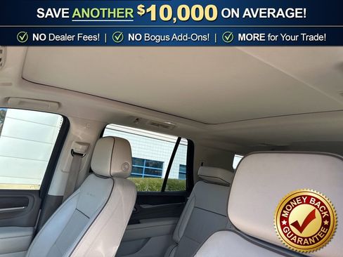 Used 2021 GMC Yukon Denali w/ Denali Premium Package image 13