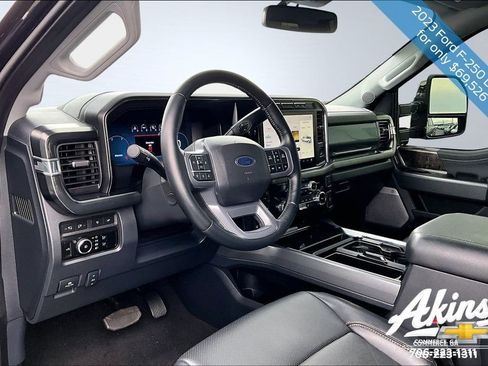 Used 2023 Ford F250 Lariat w/ Chrome Package image 14