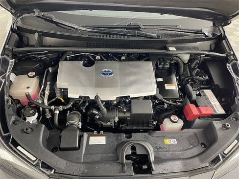 Used 2020 Toyota Prius XLE image 22