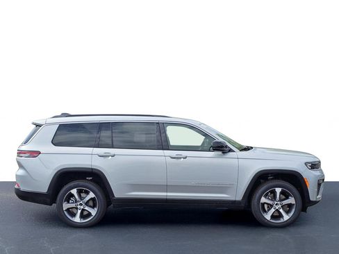 New 2026 Jeep Grand Cherokee L Limited RWD image 7