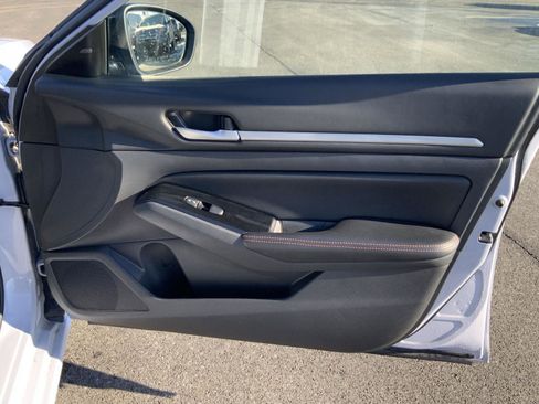 Used 2024 Nissan Altima 2.5 SR image 49