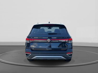 New 2025 Volkswagen Taos SE