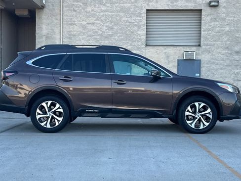 Used 2020 Subaru Outback Limited image 2