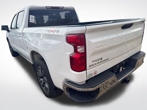 Used 2022 Chevrolet Silverado 1500 LT AWD/4WD image 5