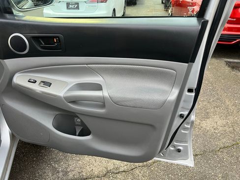 Used 2010 Toyota Tacoma Base image 27