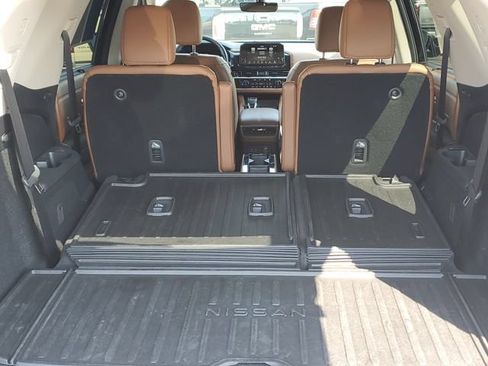 Certified 2025 Nissan Pathfinder Platinum AWD/4WD image 8