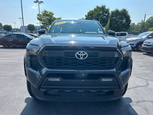 Used 2025 Toyota Tacoma TRD Off-Road AWD/4WD image 2