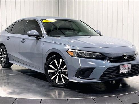 Used 2023 Honda Civic EX image 3