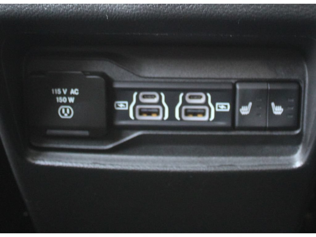 New 2023 Jeep Grand Cherokee Limited w/ Luxury Tech Group II RWD image 24