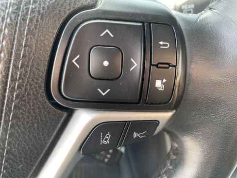 Used 2019 Toyota Highlander Limited Platinum AWD/4WD image 17