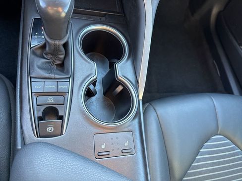 Certified 2024 Toyota Camry SE image 33