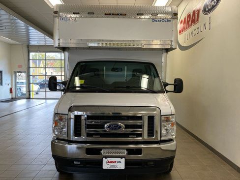 Certified 2023 Ford E-450 and Econoline 450 Super Duty w/ Power Windows & Locks Group RWD image 3
