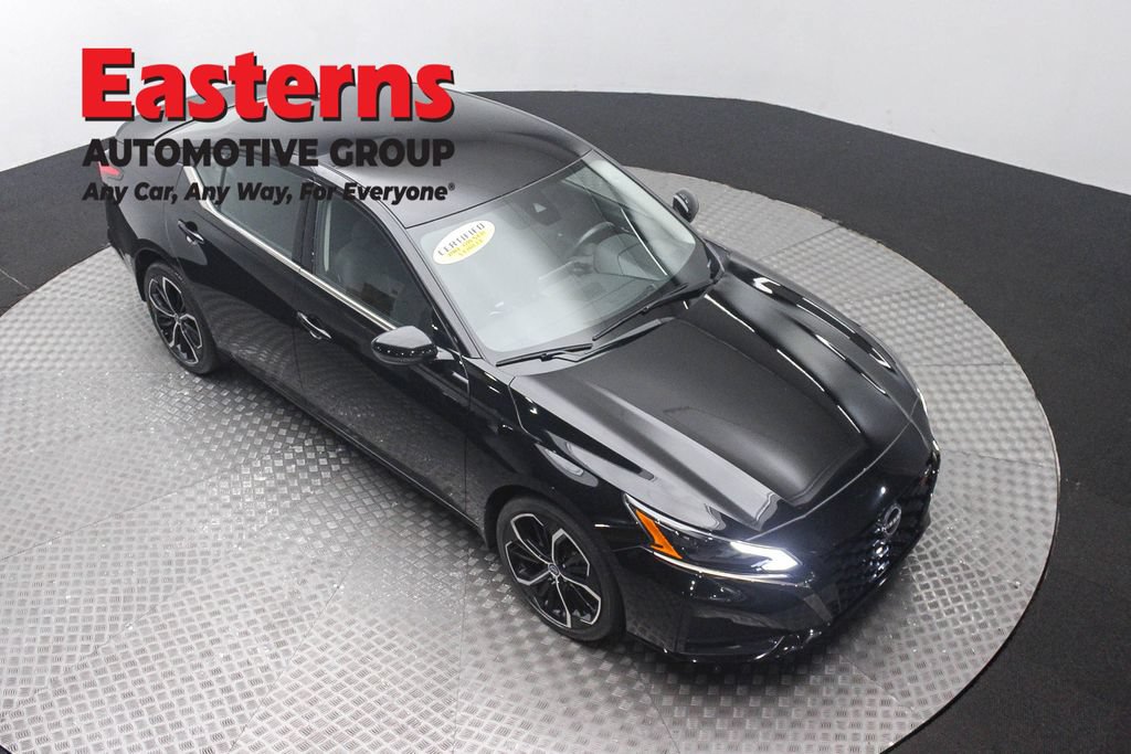 Used 2023 Nissan Altima 2.5 SR AWD/4WD image 5
