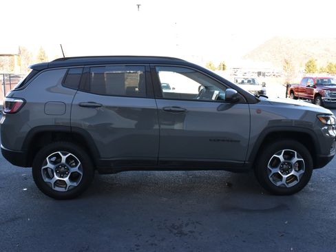 Used 2022 Jeep Compass Trailhawk w/ Trailhawk Convenience Group image 5