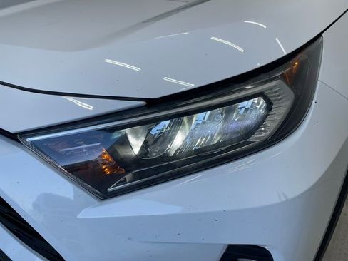 Used 2021 Toyota RAV4 XLE FWD image 32