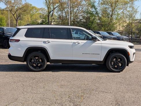 New 2026 Jeep Grand Cherokee L Limited AWD/4WD image 2