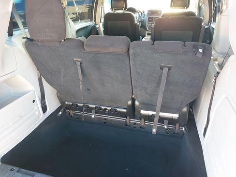 Used 2014 Dodge Grand Caravan SXT w/ Rear Park Assist Package image 15