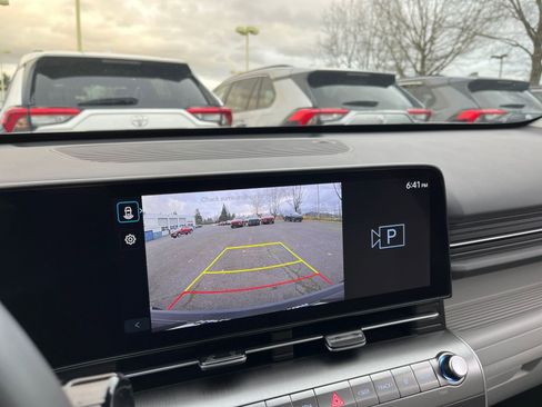 Used 2025 Hyundai Kona SEL image 17