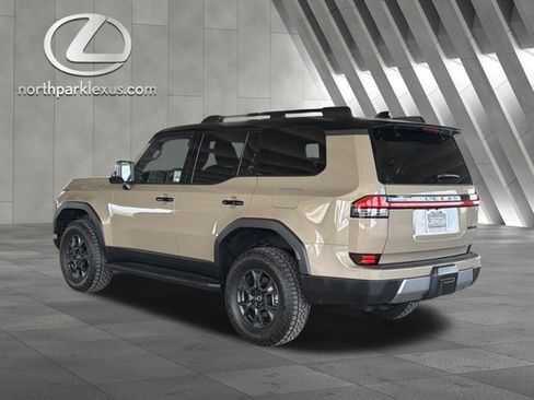 Certified 2026 Lexus GX 550 AWD/4WD image 2