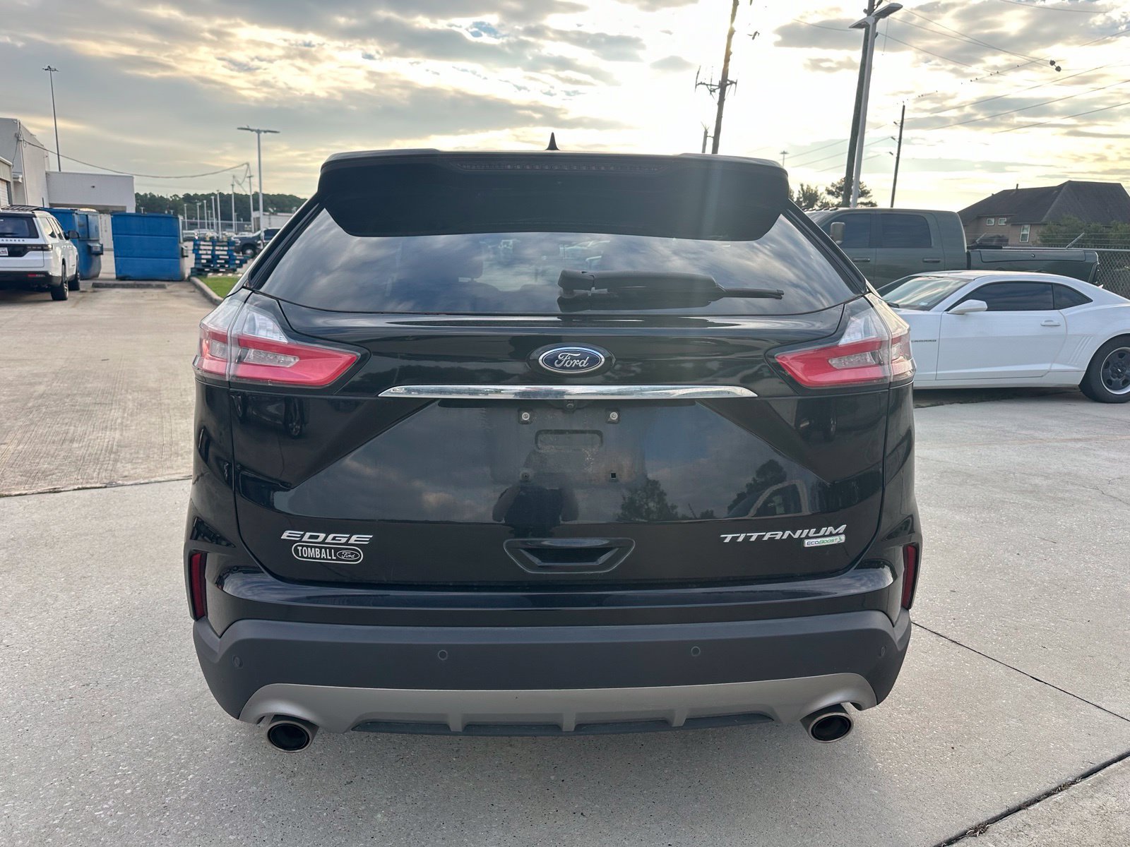 Used 2019 Ford Edge Titanium w/ Equipment Group 301A FWD image 6