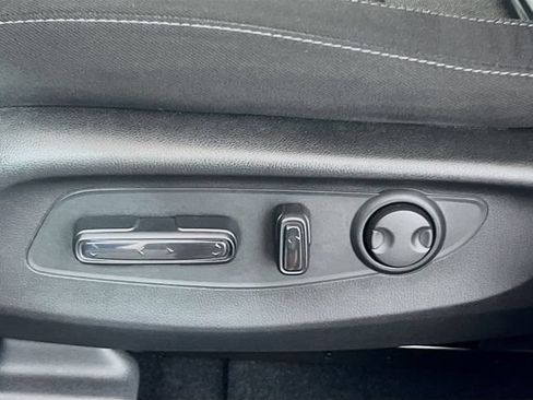 Used 2025 Honda CR-V EX image 17