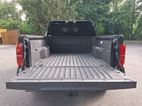 Used 2025 Toyota Tacoma TRD Sport AWD/4WD image 28