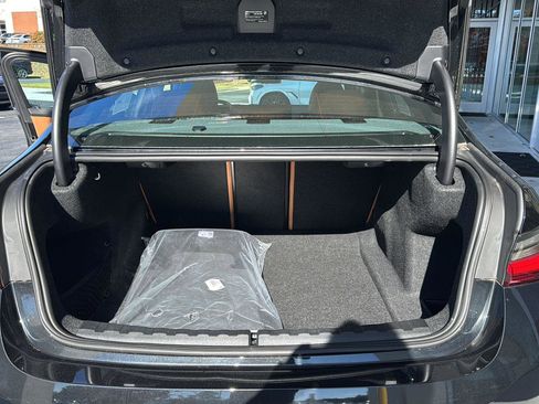 Certified 2025 BMW 330i Sedan w/ Premium Package image 29