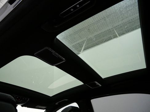 Used 2014 Mercedes-Benz S 550 Sedan image 4