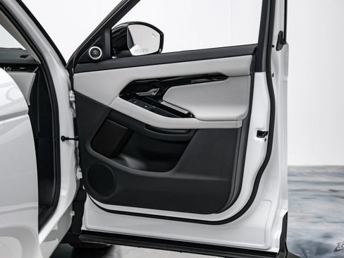 Used 2024 Land Rover Range Rover Evoque Dynamic SE image 78