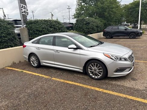 Used 2015 Hyundai Sonata Limited w/ Option Group 05 FWD image 7