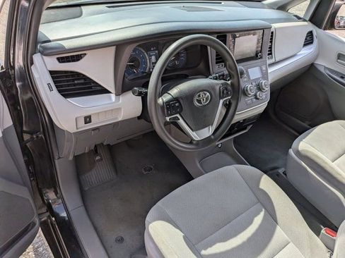 Used 2020 Toyota Sienna L FWD image 14