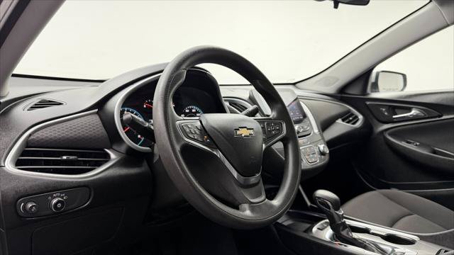 Used 2023 Chevrolet Malibu LT FWD image 23