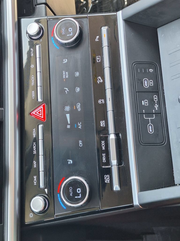 New 2025 Hyundai Santa Fe XRT AWD/4WD image 23