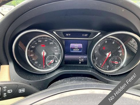 Used 2019 Mercedes-Benz GLA 250 4MATIC w/ Premium Package image 17