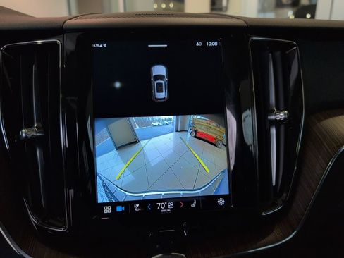 Used 2022 Volvo XC60 B5 Momentum w/ Advanced Package image 21