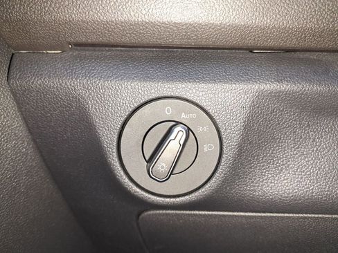 Used 2024 Volkswagen Jetta SE image 24