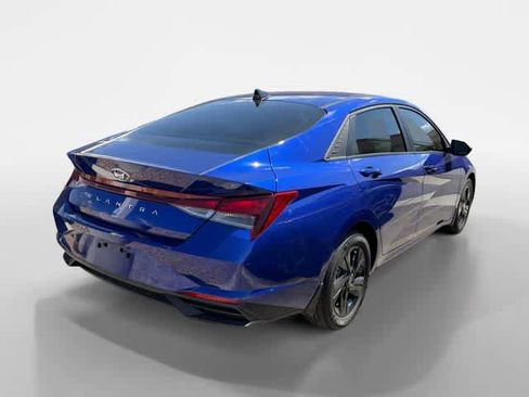 Used 2022 Hyundai Elantra SEL FWD image 3